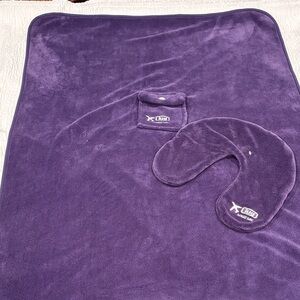 Lug  Purple Snuz SacTravel Blanket and Neck Pillow Set
